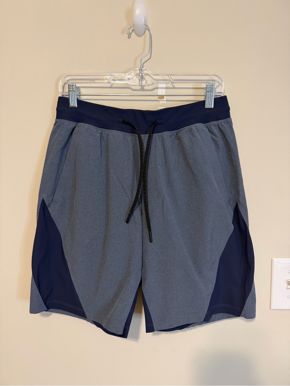 Lululemon Men's Namaste At The Beach Shorts - Picture 3 of 9